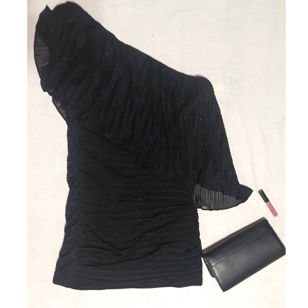 Flattering cocktail dress🖤💙